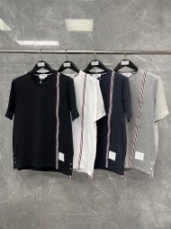 톰브라운 라운드넥 반팔 티셔츠