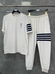 톰브라운 반팔 긴바지 세트