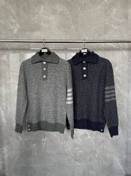 톰브라운 터틀넥 니트