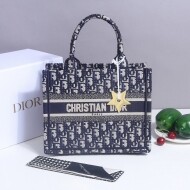 디올 북 토트백