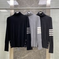 톰브라운 터틀넥 스웨터