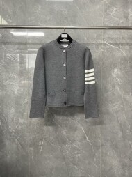 톰브라운 니트 점퍼