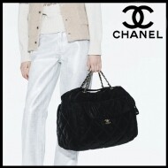 샤넬 CHANEL 맥시 볼링백 블랙 벨벳 나일론 골드메탈 AS5716 46x30x20cm