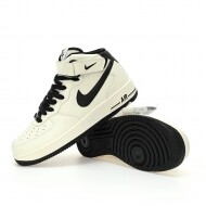 나이키 NIKE 에어 포스 1'07 미드