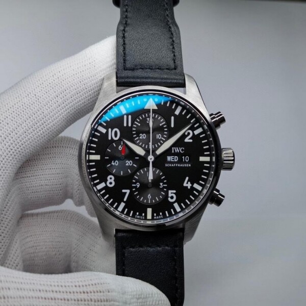 위핑,IWC 아이더블유씨 파일럿 워치 크로노그래프 블랙 43MM 가죽밴드 시계 IW377709