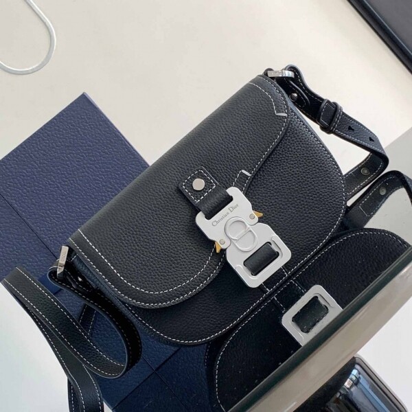 위핑,디올 DIOR 새들 스트랩 파우치 백 블랙 2ADCA435YKK H00N