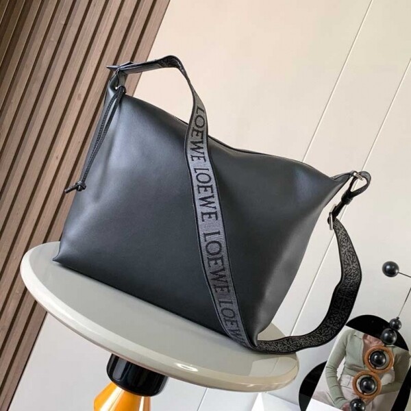 위핑,로에베 Cubi 크로스백 in 서플 스무스 카프스킨 자카드 4칼라 DEEP NAVY B906K70X01