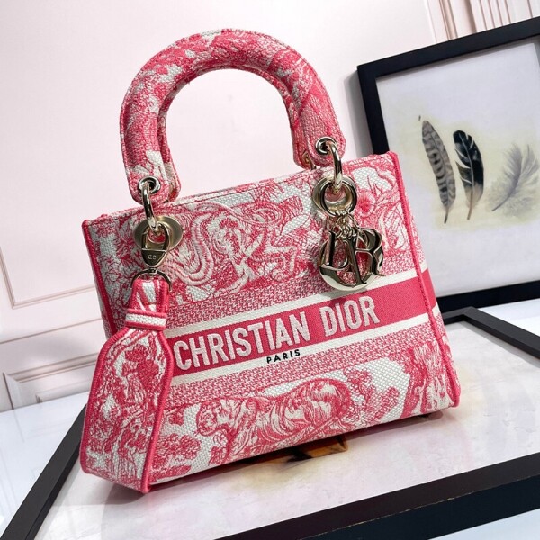 위핑,디올 DIOR LADY D-LITE 미디엄 백 M0565OTDT