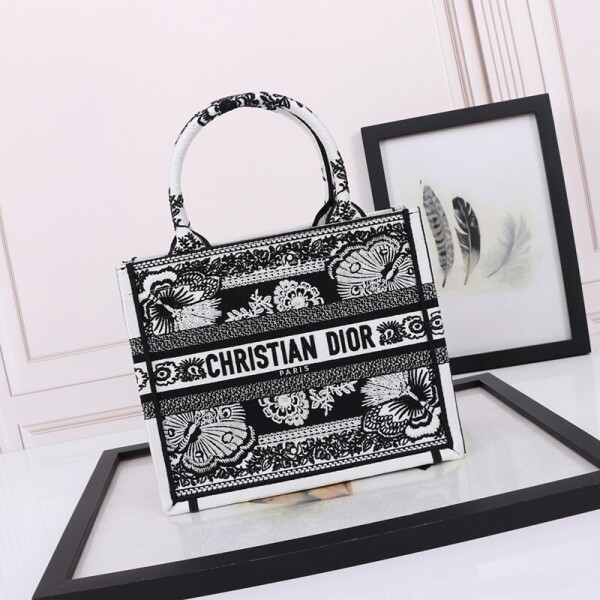 위핑,DIOR 디올 북 토트백  화이트블랙 스몰 M1296ZESE M993