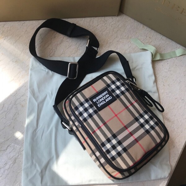 위핑,버버리 BURBERRY 빈티지 체크 레더 크로스바디백 8023381
