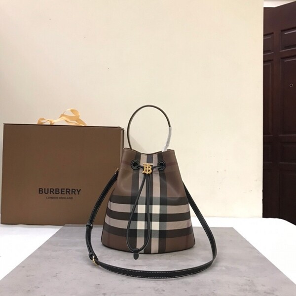 위핑,버버리 Small Drawstring Bucket Bag 스몰 드로스트링 버킷백 8069655