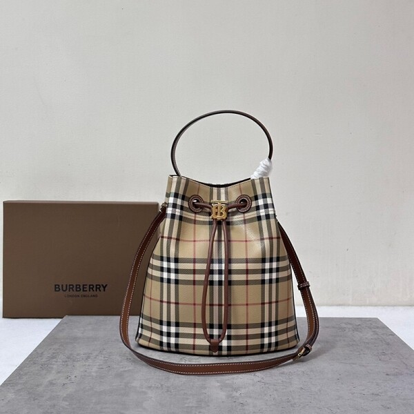 위핑,버버리 스몰 티비 버킷 가방 Small TB Bucket Bag 80739481