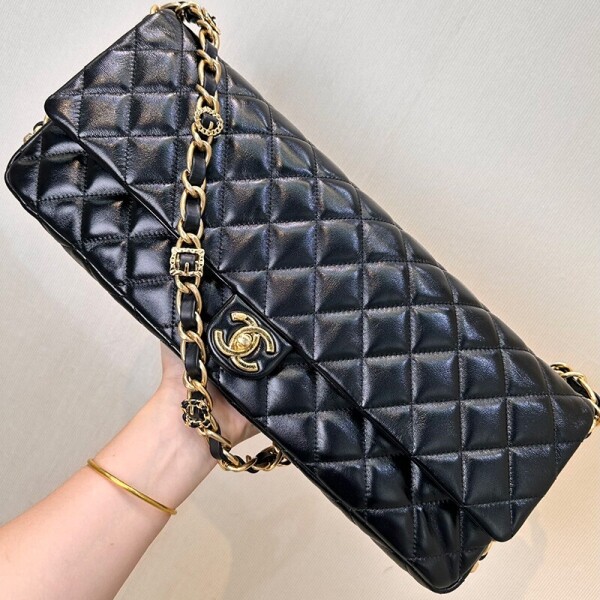 위핑,샤넬 MAXI CLUTCH 맥시 클러치 램스킨, 골드 메탈 블랙 AS5006