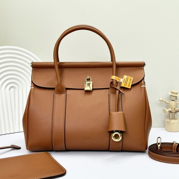 위핑,로로피아나 Loro Piana L25 탈부착 숄더 스트랩 메탈 참장식 소가죽 여성 2컬러 FAO2130