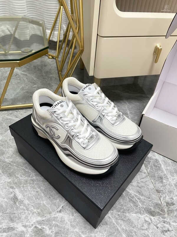 위핑,샤넬 여성 샤식스 CC로고 크루즈 스니커즈 2컬러 G39792