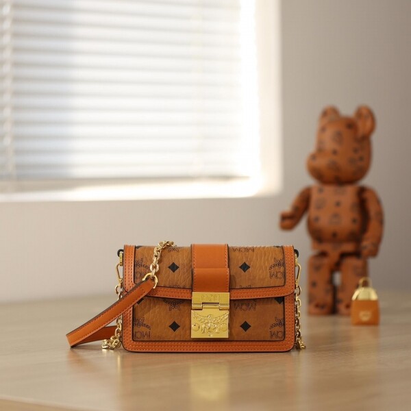 위핑,MCM FW22 Bag  크로스백 18사이즈 MWRBAWO05CO001