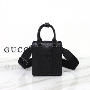 구찌 GG Supreme-embossed 남성 토트백 BLACK 6960101W3CN