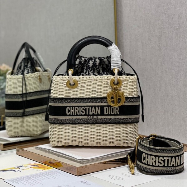 위핑,디올 레이디 DIOR 미디엄 백 3컬러 M0565CMVO