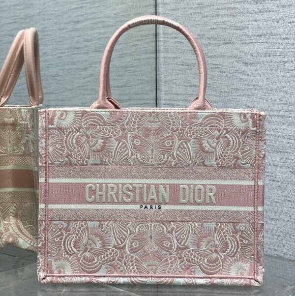 위핑,디올 DIOR Dior Book Tote 미디엄 백 피치 블로썸 핑크 화이트 D-Butterfly Paisley 자수 M1296ZEEQ_M082
