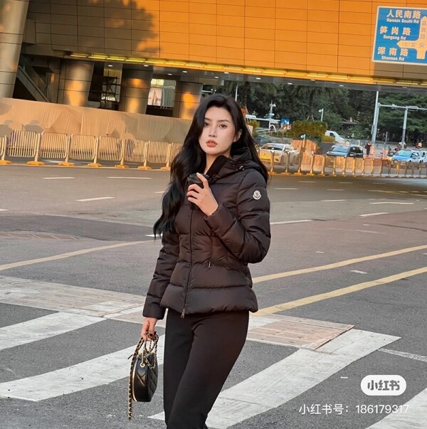 블링크,몽클레르 아보체 솔리드 후드 캐주얼숏 긴팔 다운 여성 3컬러 I20391A00075539ZD999