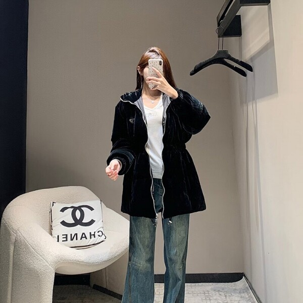 위핑,프라다 삼각로고 벨벳 다운 패딩 292214 J