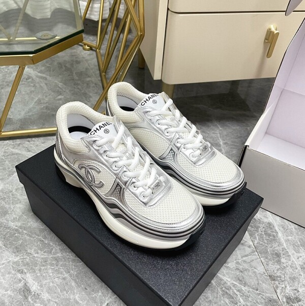 위핑,샤넬 여성 샤식스 CC로고 크루즈 스니커즈 2컬러 G39792