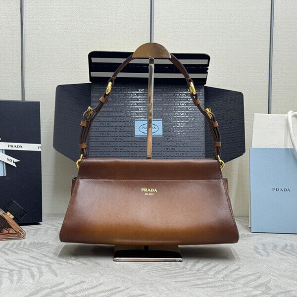 블링크,프라다 25FW 숄더백 가죽 1BC262