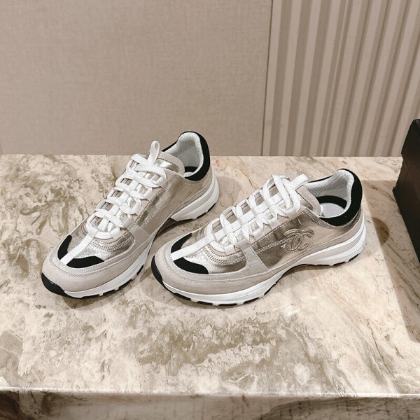 위핑,샤넬 25FW CC로고 라미네이티드 벨벳 스니커즈 실버 G46609