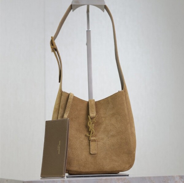 위핑,생로랑 LE 5 À 7 서플 베이비백 베이지 809461