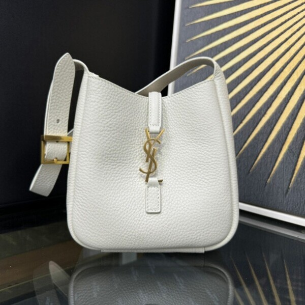 위핑,생로랑 LE 5 À 7 서플 베이비백 화이트 809461