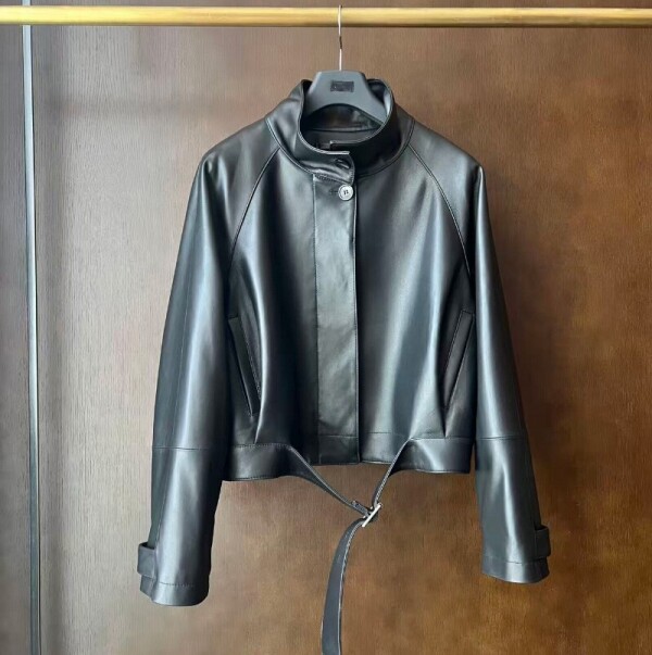 위핑,로에베 25FW 나파 램스킨 쇼츠 트렌치코트 블랙 S359Y34L69