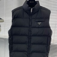 프라다 트라이앵글 로고 다운 베스트 블랙 SGJ191  C