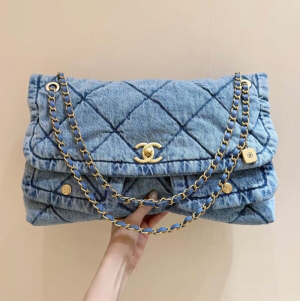 블링크,샤넬 25FW 25K 데님 숄더백 투포켓 데님 체인 맥시 플랩백 블루 AS5727