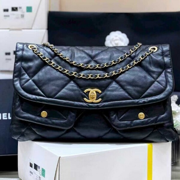 블링크,샤넬 골드 메탈 맥시 플랩 숄더백 블랙 AS5727 B22139 94305