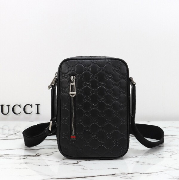 블링크,구찌 남자 GG 엠블럼 스몰 크로스백 850238AAFOM1053