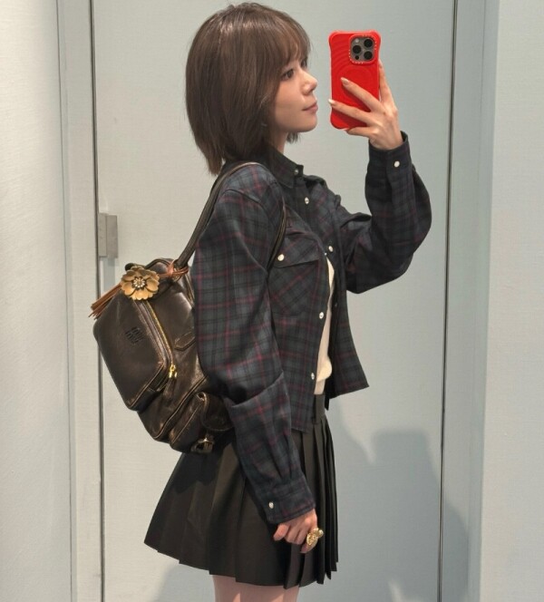 블링크,25 FW 미우미우 플레이드 프린트 스냅 버튼 셔츠 MK1970  Y