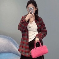 미우미우 체크 패턴 다운 자켓 슬레이트 레드 ML855_172Z  Y