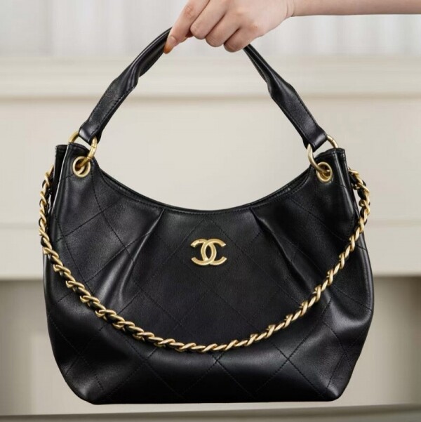 블링크,샤넬 26C  로고 송아지 가죽 호보 라지 크로스백  AS5970