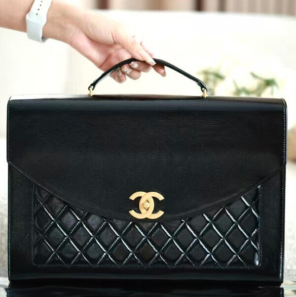 블링크,샤넬 24A 골드버튼 아가일 셔링 서류가방 여성 블랙 AS5016