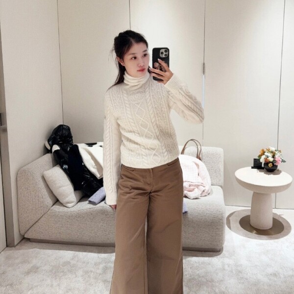 블링크,샤넬 25N 코코네쥬 터틀넥 니트 캐시미어 목티 꽈배기 P79702  Y