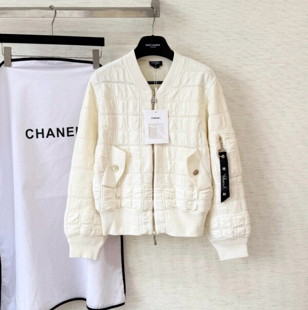블링크,샤넬 25FW 25B 집업 블루종 자켓 점퍼 재킷 코튼 실크 화이트 P80134  Y