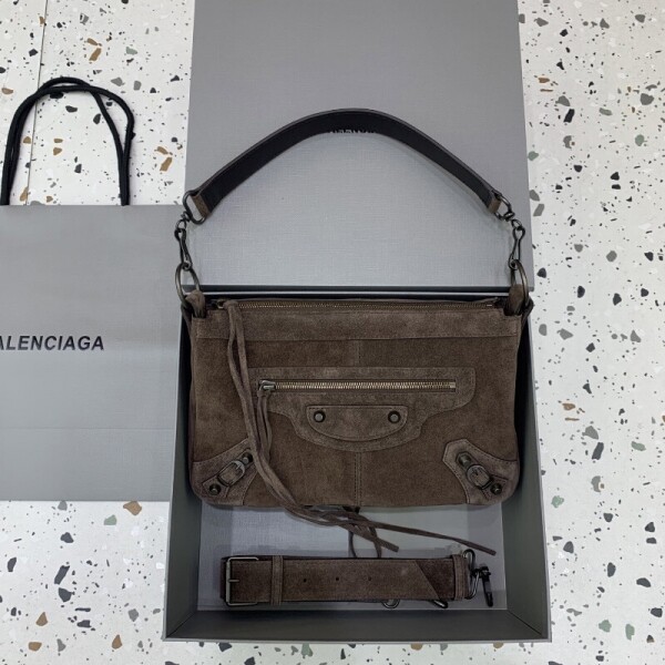 블링크,발렌시아가 르 시티 모토 스몰 스웨이드 남성가방 블랙 8461882