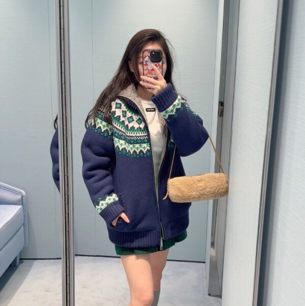 블링크,미우미우 울 오버사이즈 집업 여성 가디건 MMJ154  Y