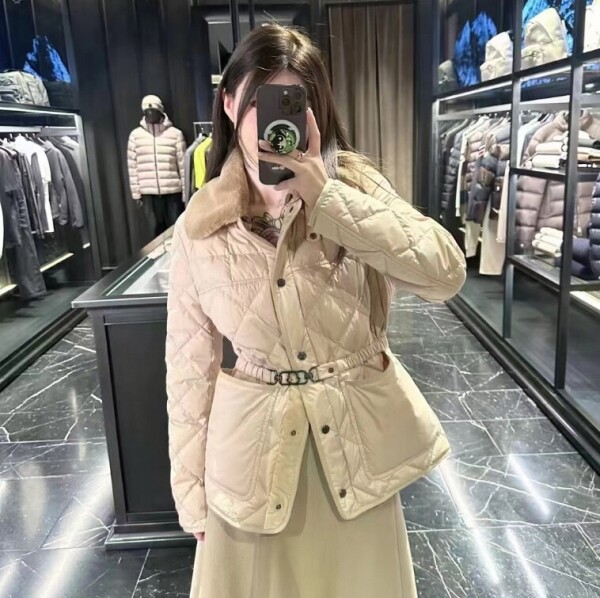 블링크,몽클레르 시그네 다이아몬드 퀼팅 숏 다운 재킷 K20931A0015654A8120L  F