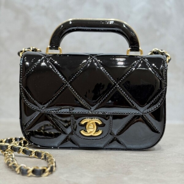 블링크,샤넬 스몰 체인 클러치 미러 카프스킨, 골드 메탈 블랙 AP4892