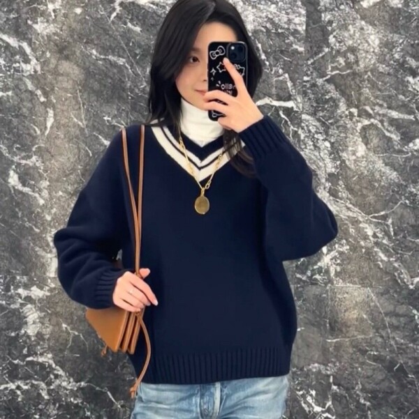 블링크,셀린느 브이넥 스웨터 캐시미어 네이비 화이트 RY0RC0V09  H