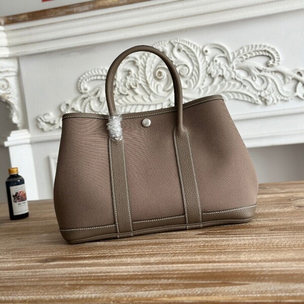 블링크,에르메스 가든 파티 30 백 네곤다 팔라듐 하드웨어 에뚜쁘 H051568CK18