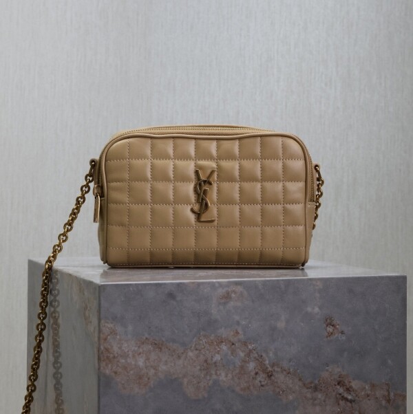 블링크,생로랑 26SS 카산드라 마틀라쎄 크로스백 카멜 764809