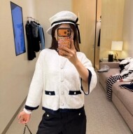 샤넬 26C CC로고 버튼 타올 가디건 2컬러 P80972  D