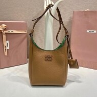 미우미우 버킷 백 카라멜 라치 그린 5BE099